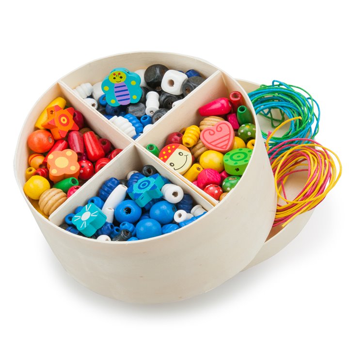 Lacing beads - 640 pieces and 8 cords